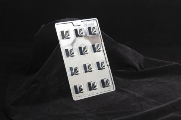 412